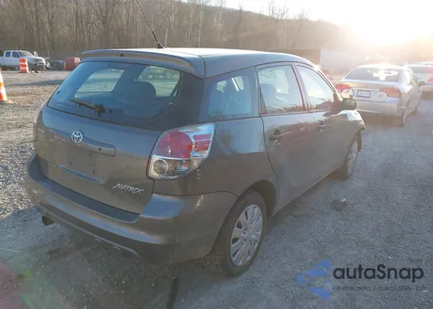 2008 Toyota Matrix z USA, uszkodzony, nr VIN 2T1KR32E48C692743